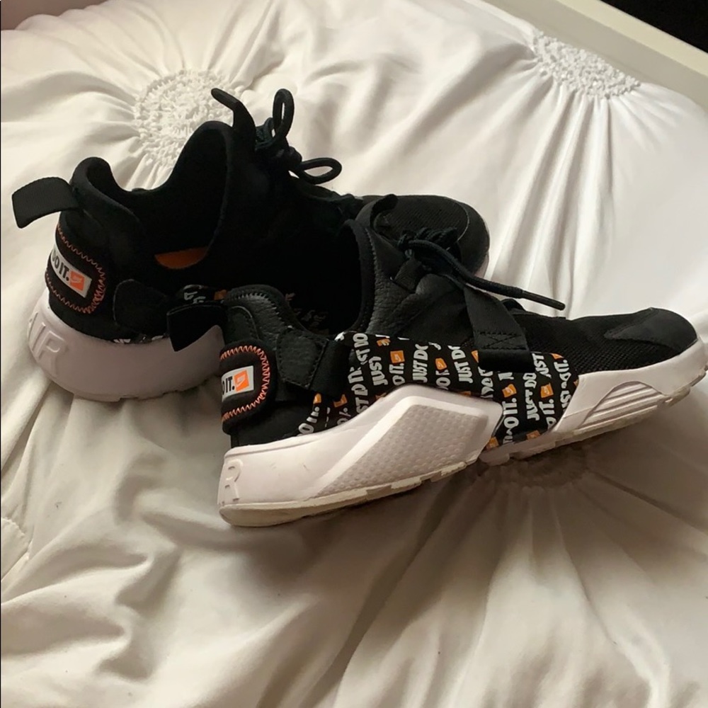Nike Air Huarache City Low “Just Do It”